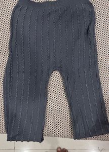 Super stretchable, knitted legging