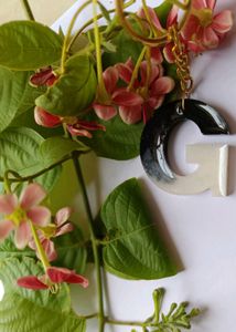 Resin Initial &#39;G&#39; Keychain