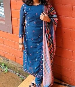 Kurti Set With Fabulous Duppata And Bottom