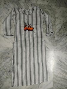 Pack Of 4 Kurtis