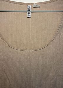 Ribbed Crop Top - Casual Style