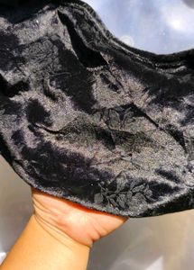 2.6.4 CUTE BLACK VELVET CORSET