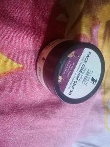 Pilgrim Red Vine Face Cream SPF 30