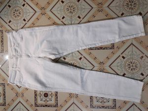 H&amp;M White Jeans Unused