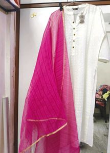Festival Combo Of Ivory Kurta Wid Dupatta, Earring