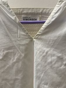 White NODES BY SIMONSEN Top