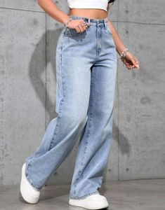 Wide Leg Light Wash Jeans