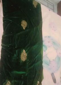 dark green velvet stole and blue stol