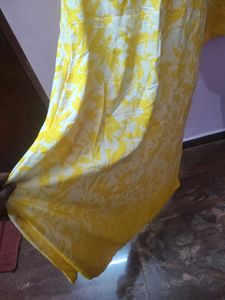 New Unused Xxl Avaasa Yellow Floral Kurta/Dress