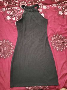 Elegant black bodycon dress by Tokyo Talkies