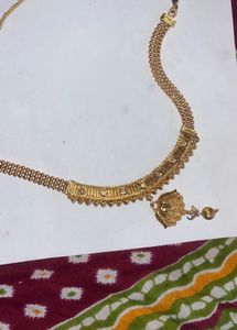 BEAUTIFUL GOLD-TONED STATEMENT JEWELRY - Intricate