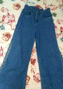 Side Slit Highrise Stretchable Jeans