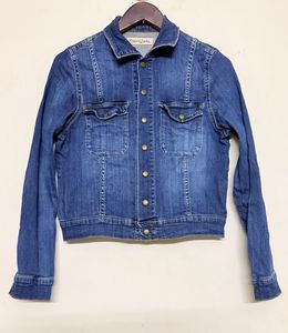 Denim Jacket (Washed blue)