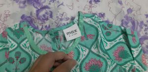 Max kurta fr 2 to 3 yr old gal