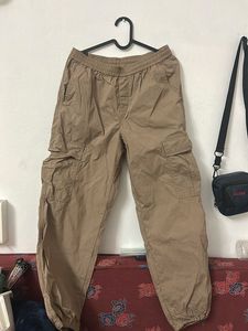Uniqlo Cargo ( Medium )