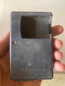 Nikon MH-64 Battery Charger