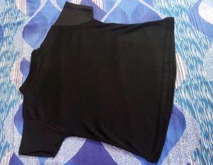 cropped black baby t shirt