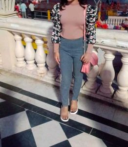 brown puffy sleeves top