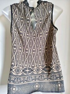 Size Small Elegant Lace Top