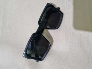 Stylish Black Geometric Sunglasses Women