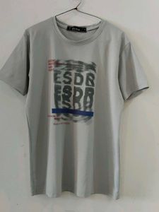 t-shirt branded  TUTOR