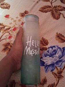 a glass water bottlw