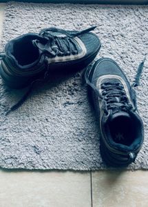 Kook n Keech Sneakers