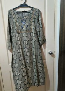 Embroidered Leaf Print Kurti