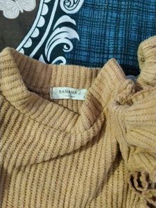 Ruffled Sleeve Ribbed Top