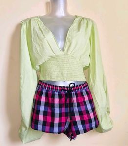 Size M🎁Buy 2 Get 1 Free 🎁 Trendy Green Crop Top