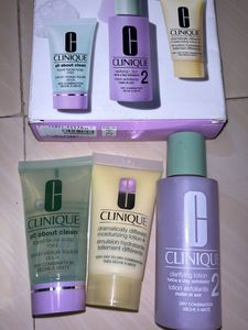 CLINIQUE SKINCARE KIT