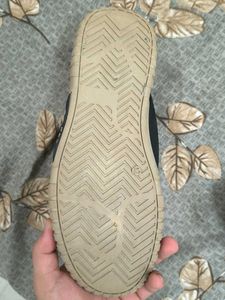 Theerafter Sneakers Size 7