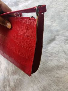 RED PINTERESTY SLING BAG 🎀
