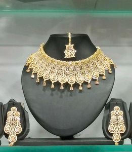 Elegant Necklace Set