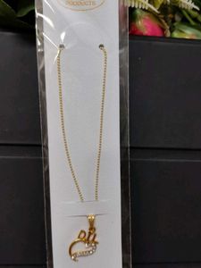 Gold Pendant Necklace
