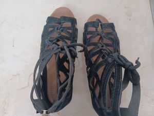Black Sandal With Back Zip. Size-5
