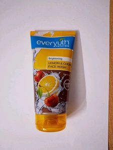 Everyuth Naturals Lemon And Cherry Face Wash 150gm
