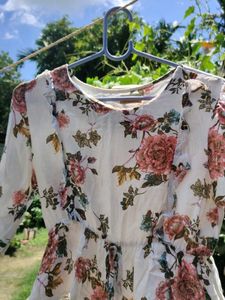 Floral White Peplum Top 🌸