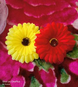 Woman Flower Yellow &amp; Red Clip 💛♥️