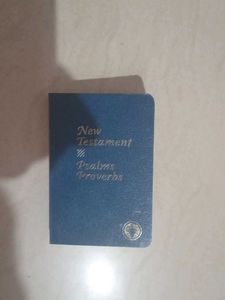 Vintage New Testament &amp; Psalms + One Gift