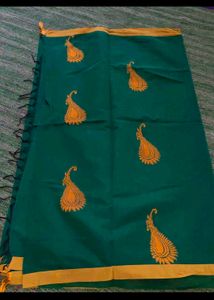 Elegant Green Saree (Women&#39;s)