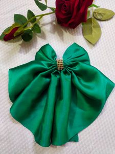 Frill Bow