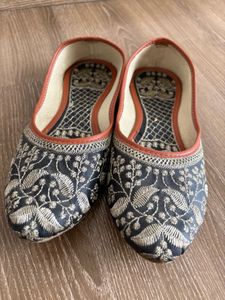 Embroidered Ethnic Juttis combo set of 3 pairs