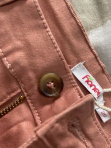 skinny jeans peach coloured. only used twice
