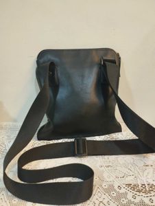 GUESS Crossbody Bag💥
