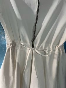 White short-sleeve tunic