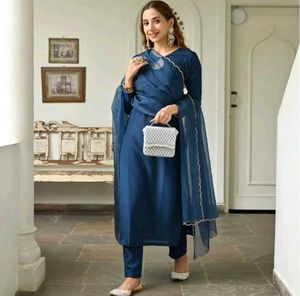 Keyhole Neck Suit Set 48size