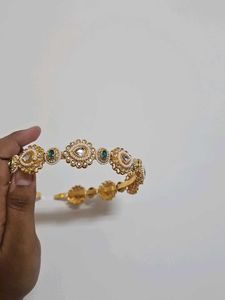Elegant Kundan Pearl Hairband by Soni Sapphire