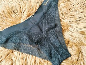 Victoria&#39;s Secret Smoothing Shimer Lace-Trim Thong