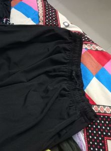 Black High-Waist Cargo Pants | Relaxed Fit